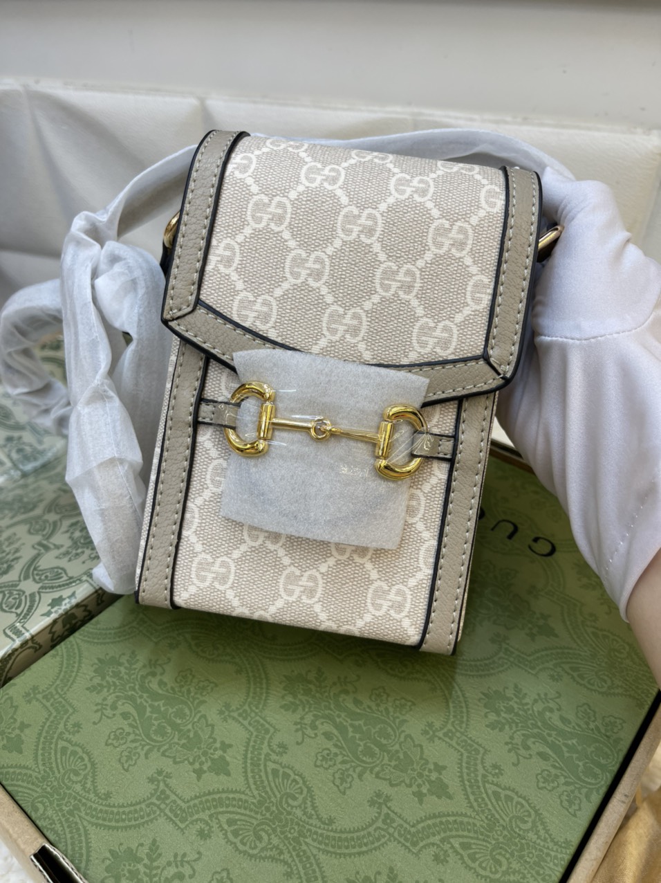 Túi Xách Gucci Phone Super In White Size 11cm